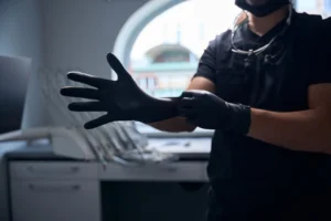Siyah Nitril Eldiven Nedir? Avantajları ve Kullanım Alanları